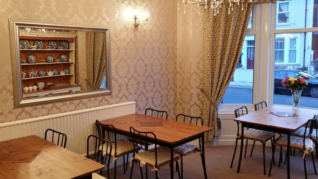Eden House Bed & Breakfast Blackpool Bagian luar foto