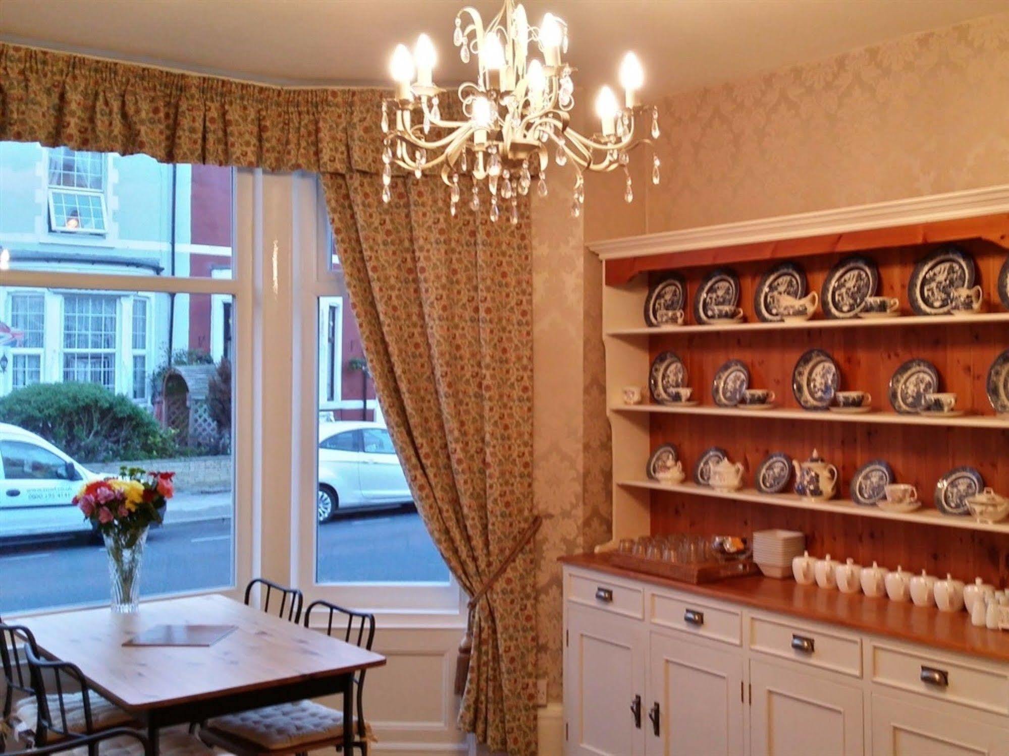 Eden House Bed & Breakfast Blackpool Bagian luar foto