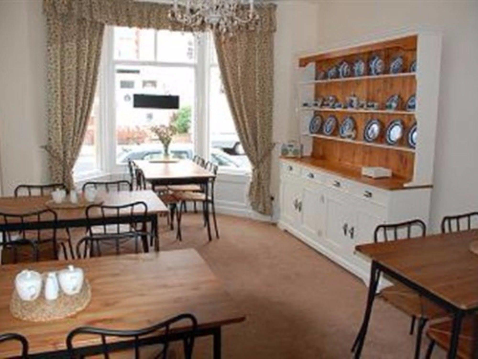 Eden House Bed & Breakfast Blackpool Bagian luar foto