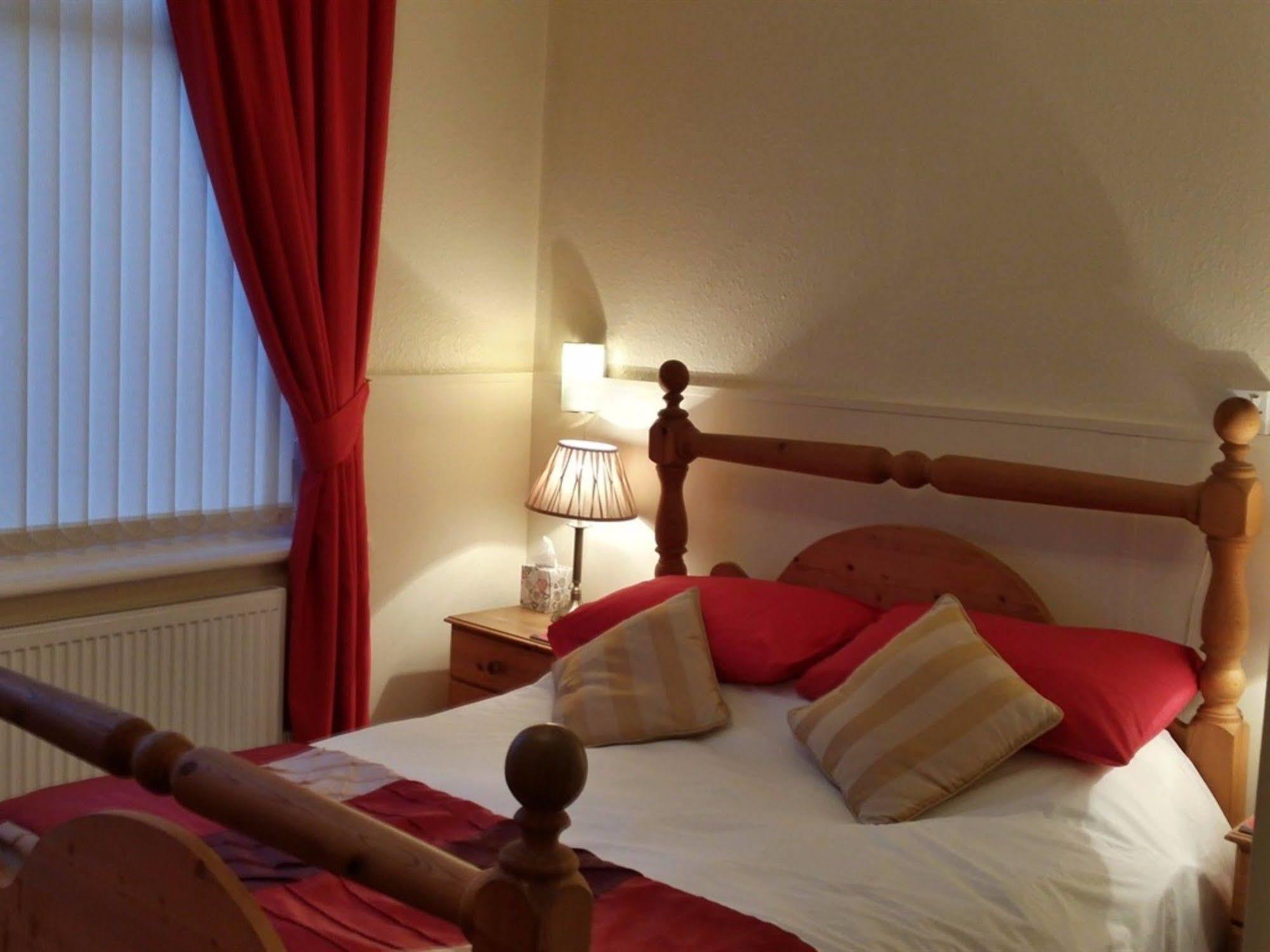 Eden House Bed & Breakfast Blackpool Bagian luar foto