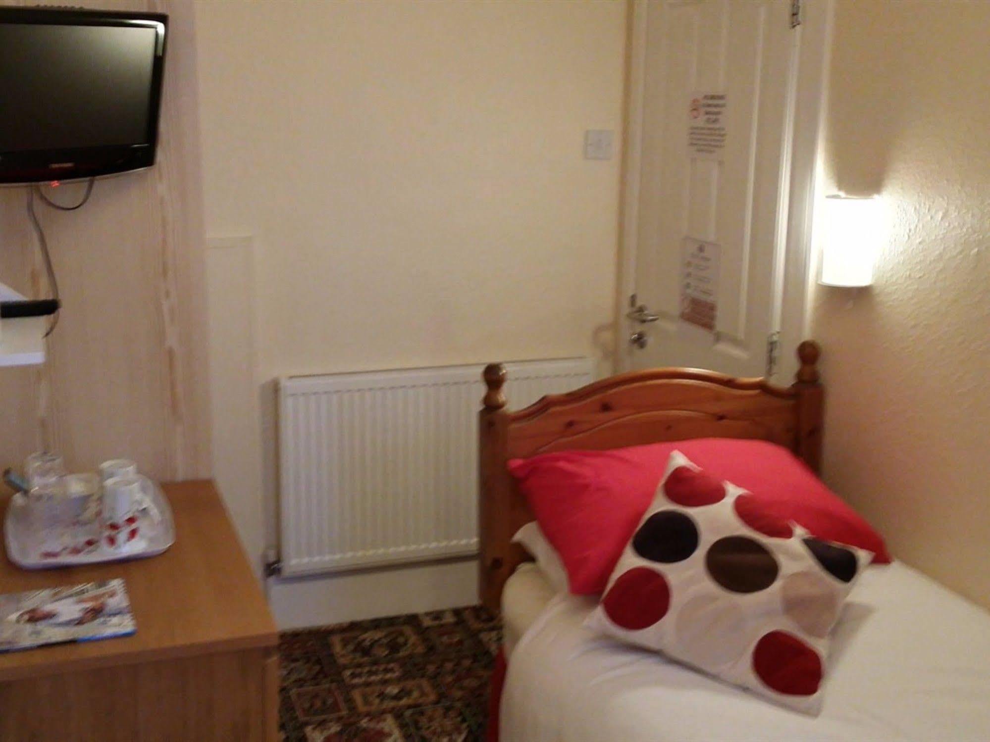 Eden House Bed & Breakfast Blackpool Bagian luar foto